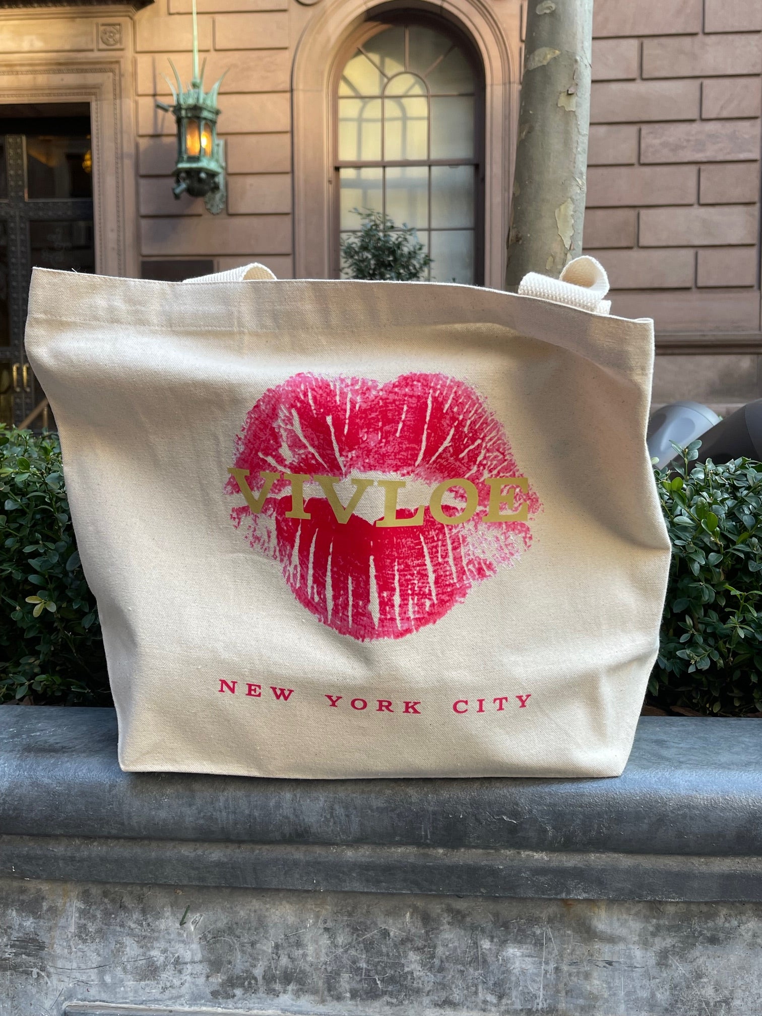 Lip print canvas tote bag