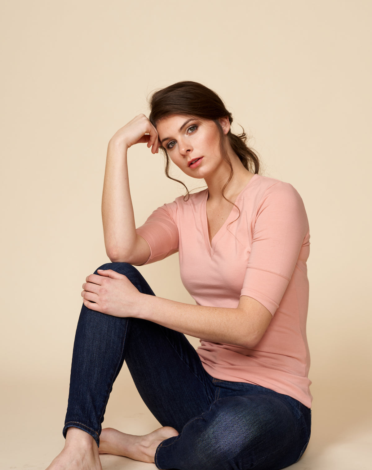 V-neck half sleeve fitted t-shirt in pink champagne color in cotton spandex